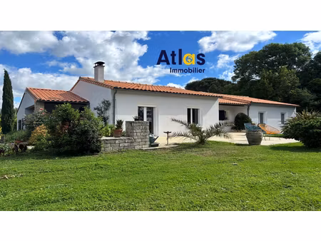 maison de plain-pied à vouillé de 155 m²