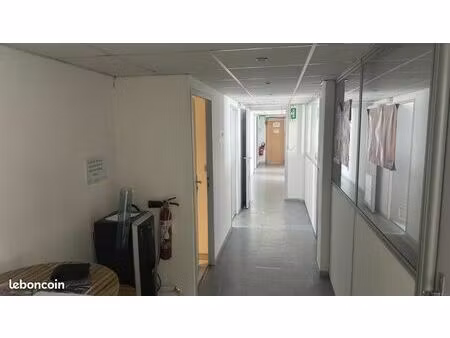 bureau 176 m²