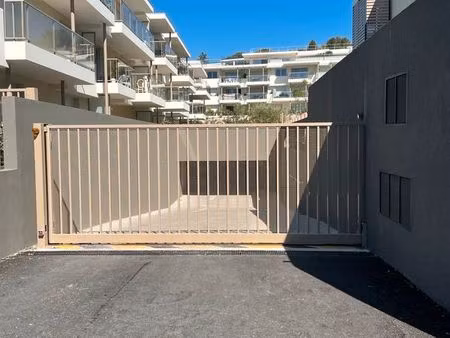 parking sous-sol dans résidence neuve sécurisée