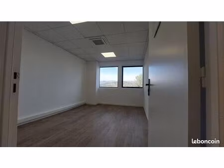 location bureau 12 m2 - 06110 le cannet