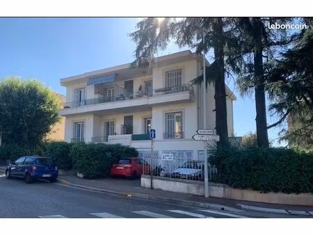 parking rue george sand ( chambrun ) disponible de suite