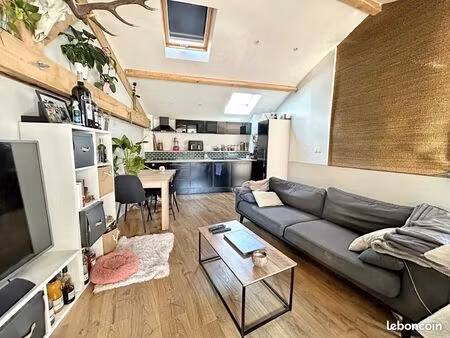 maison de village rénovée - centre de civrieux d'azergues - 45m² - terrasse - 200 000
