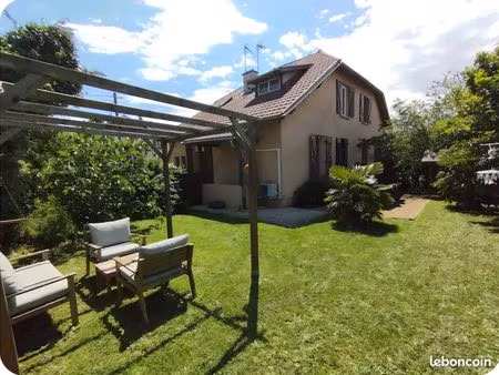 t3 + jardin 157m2 sans vis à vis