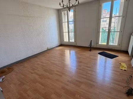 à vendre – t3 à rénover – marseille république / joliette