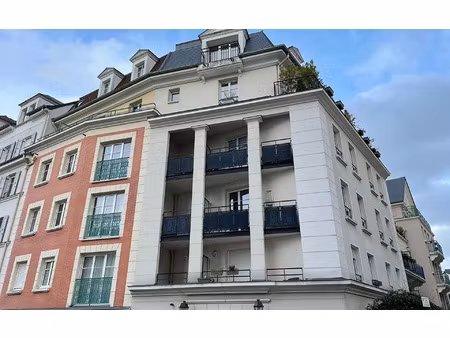 location appartement  m² t-2 à le plessis-robinson  1 000 €