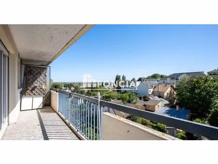 proche rer b  2 pieces avec balcon - cave et parking s/s