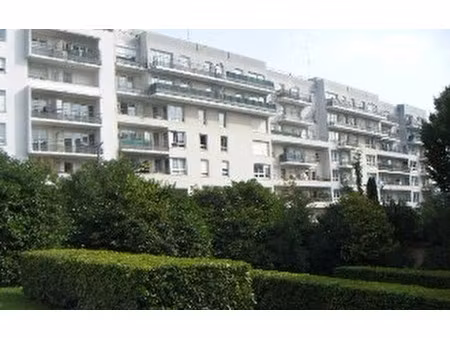 location appartement  m² t-2 à massy  966 €