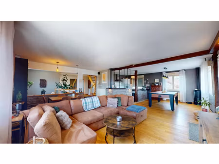 appartement avec terrasse  balcon et stationnements