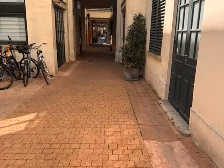 2 pieces à vendre - rue de levis 75017