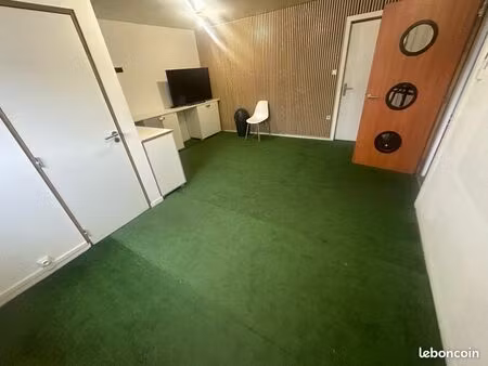 local bureau 20m2 + parking