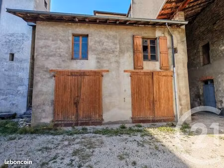 immeuble 75 m² belley