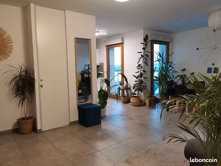 appartement t3 récent de 69 m² avec loggias  garage et cave