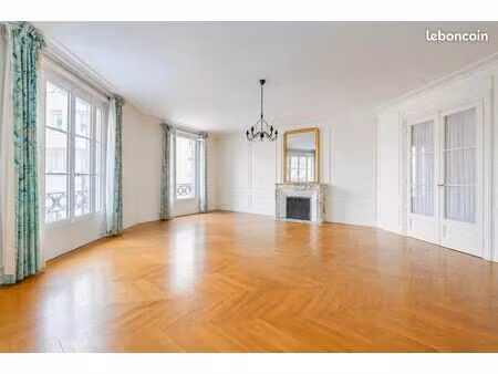 appartement 5 pièces 181 m²