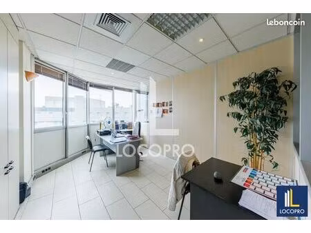 bureau 223 m²