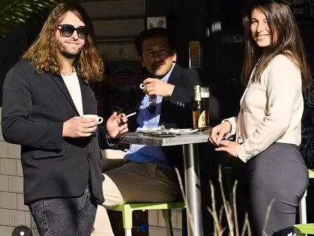 restaurant / snack - entièrement équipé - en activité depuis + de 15 ans - vendu clé en ma