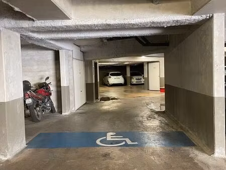 place de parking prm