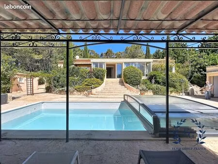 villa 5 pièces 130 m²