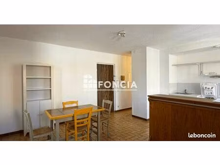 appartement t2 - residence securisee - secteur calme proche centre ville - cogolin