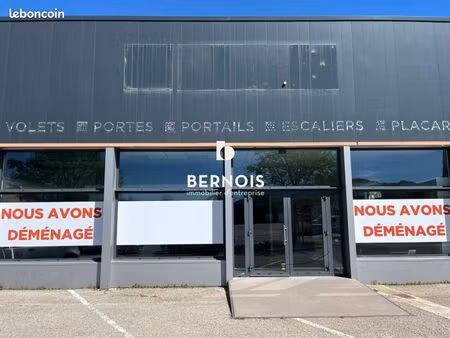 local commercial 920 m²