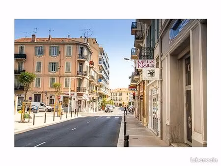 murs commerciaux cannes république