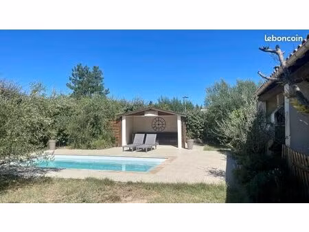 maison avec piscine entre alpilles et luberon