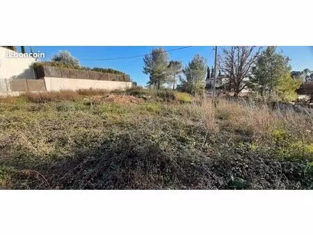 terrain 696 m² la motte
