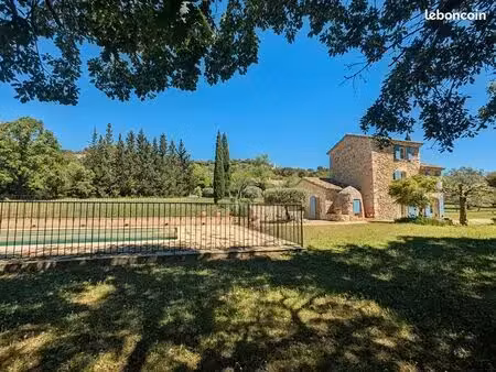 mas 3 pièces 90 m²