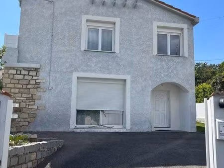 magnifique villa individuelle de 133m2 sur un terrain de 365m2 avec piscine