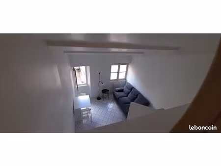 t2 meublé (duplex) - place sibille - proche arsenal toulon