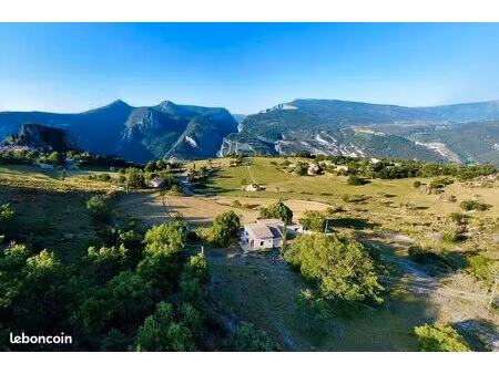 belle propriété dans les gorges du verdon avec vue imprenable