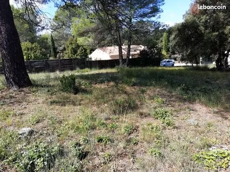 terrain à bâtir de 1200 m2 flassans-sur-issole 83340