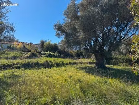 terrain 250 m² le castellet