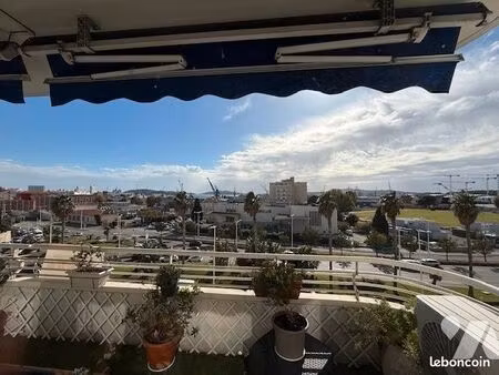 t4 lumineux 85 m² avec terrasse panoramique – vue rade de toulon