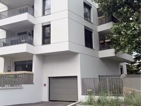 location garage box double fermé – 69300 ecully  chemin jean-marie vianney