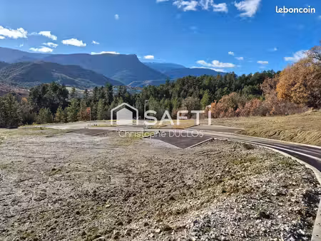 terrain 1363 m² bevons