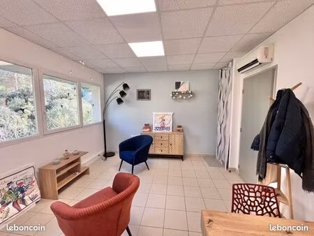 location cabinet bureau la duranne