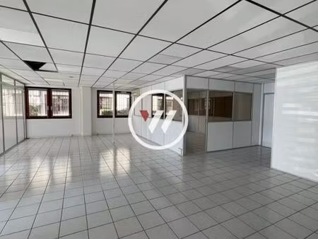 bureaux 144 m²
