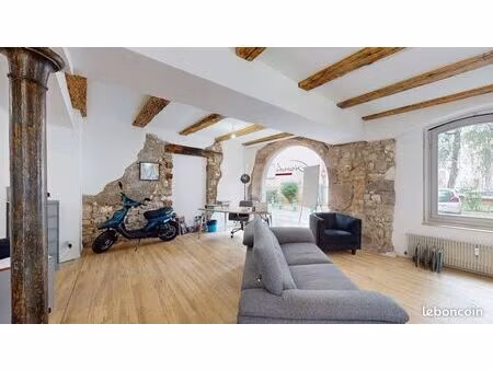 local commercial vieille ville