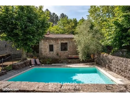 propriété 10 pièces 330 m²