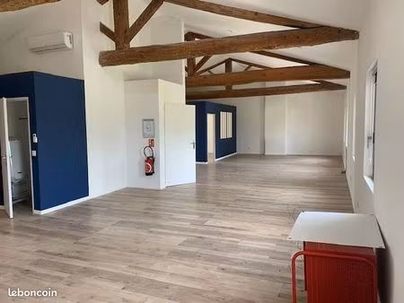 local commercial d 'exception dans une bastide du xviiie siecle