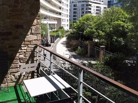 location 2 pièces meublé faubourg de l'arche