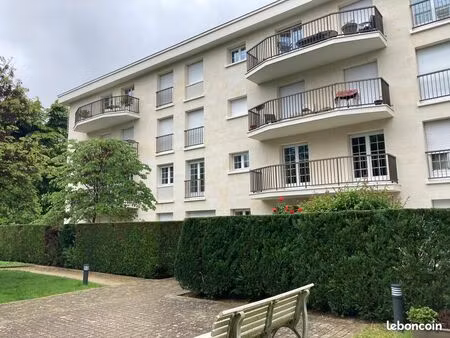 studio coup de coeur de 30 m2 avec 90 m2 de jardin sans vis à vis + cave + parking à 300 m