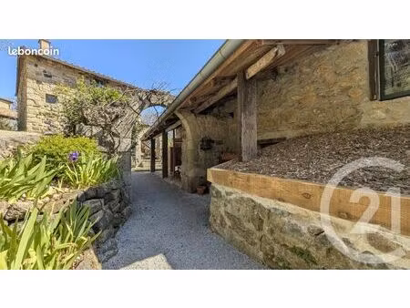 propriété 8 pièces 209 m²