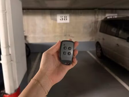 parking sécurisé sous-terrain - bécon / la défense - accès facile