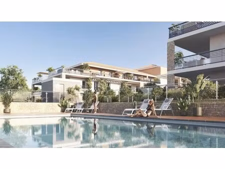 vallauris/golfe juan 3 pièces avec balcon  parking et piscine