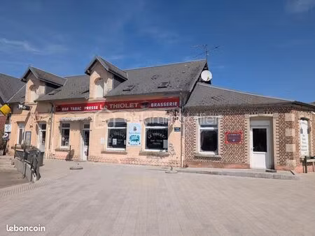 local 391 m²