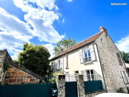 maison 8 pièces 148 m²