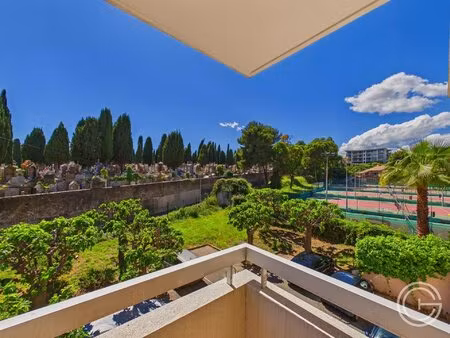 appartement studio - av ste marguerite - nice