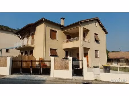 ? maison spacieuse 177 m² dans un cadre verdoyant et paisible