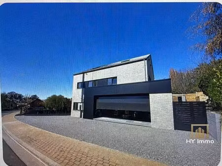 villa à vendre avec garage et terrasse   nivelles (rbv88505)